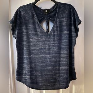 Dark blue and white short sleeve top with back cutout and drawstring